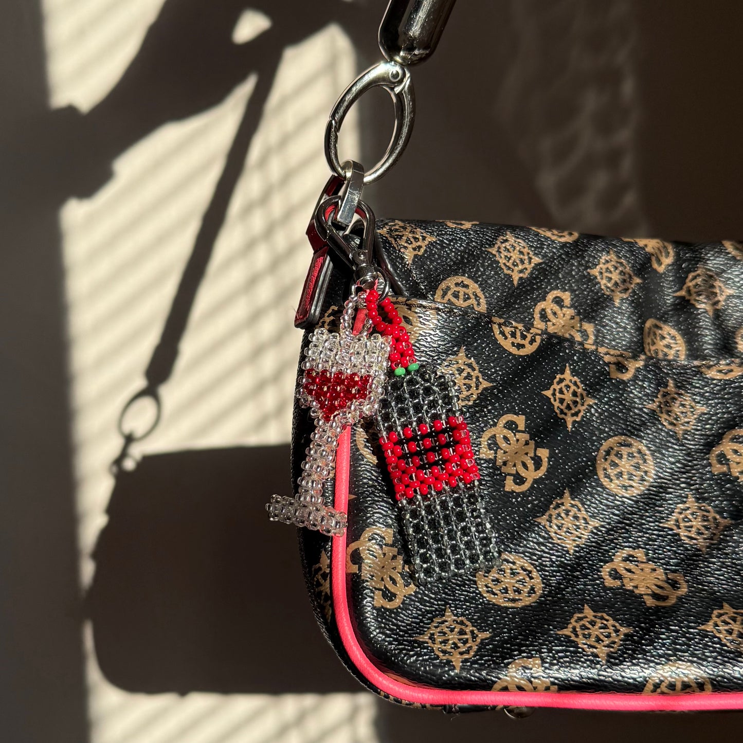 Keychain Bottle & Wine